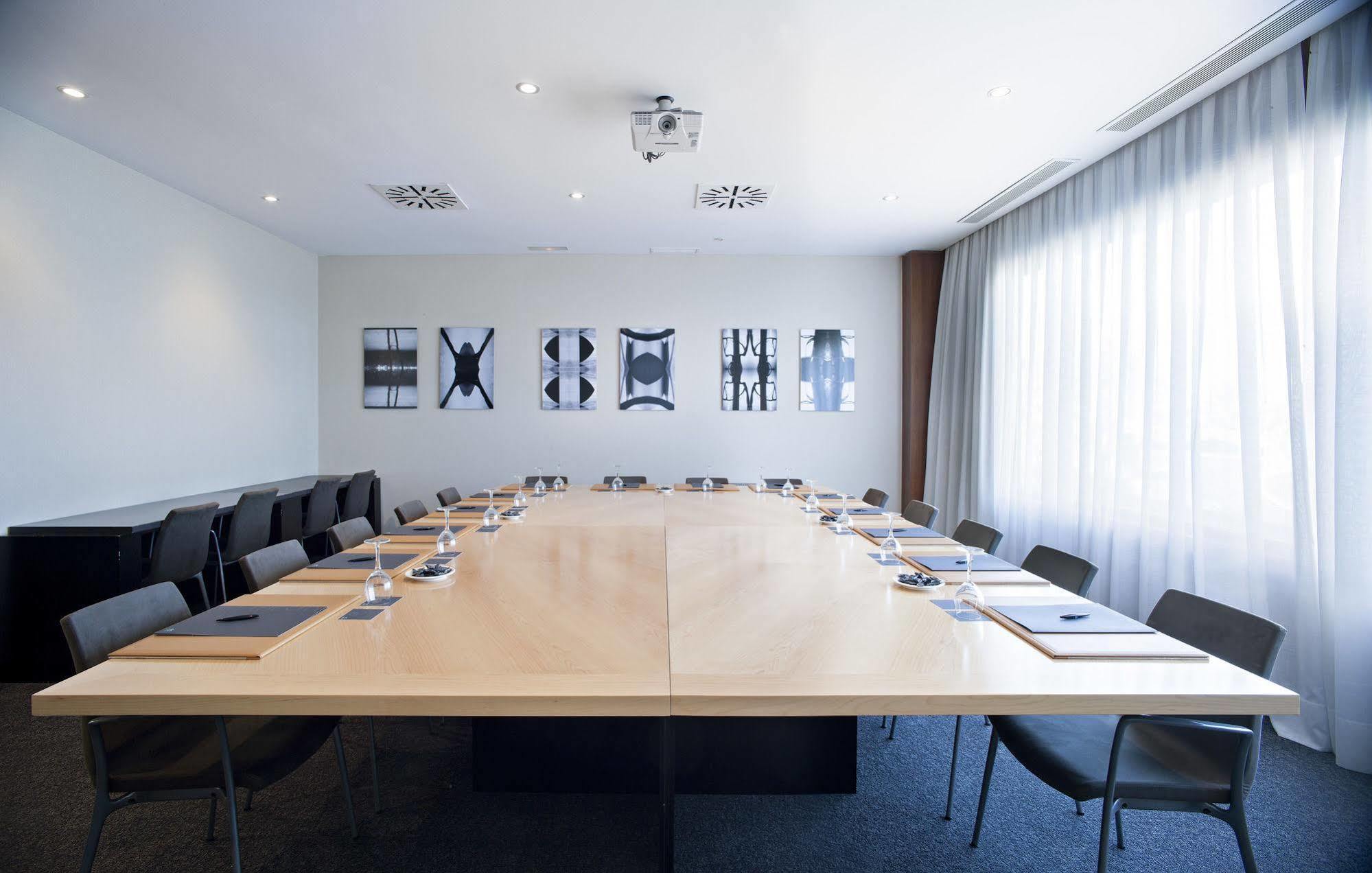 Ac Hotel Huelva By Marriott Exterior photo